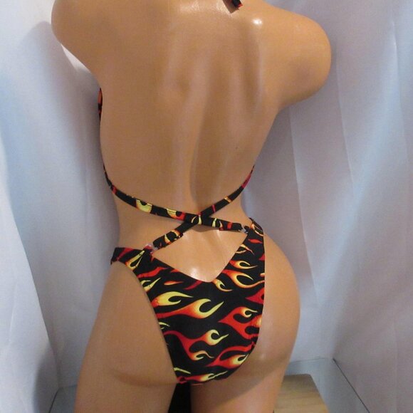 NPC FIGURE COMPETITON FIRE FLAME SUIT HANDMADE CUP SIZE 34B SMALL BOTTOM - Picture 2 of 2